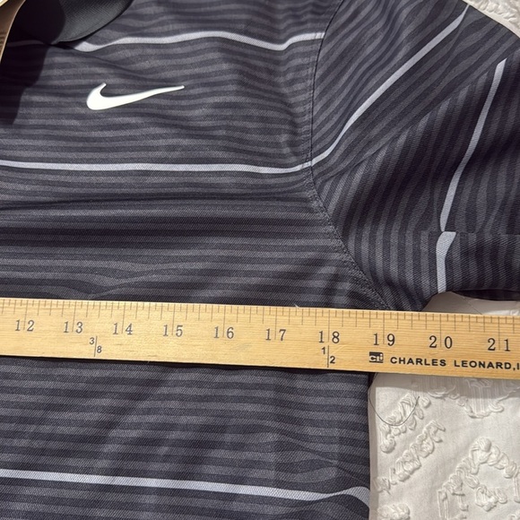 Nike Victory Men’s Dri-FIT Black Gray Stripe Golf Polo Size Small - Picture 6 of 12